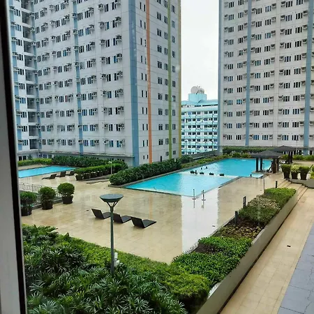 15Th Floor Cozy Studio Unit With Netflix, Ac And Free Wifi In Mplace