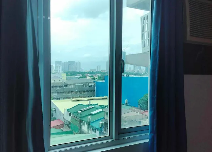 15th Floor Cozy Unit With Netflix, Ac And Free Wifi In Mplace Manila